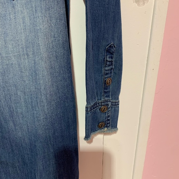 New with tags Sandrine Rose button up Jean shirt
Size medium - Picture 7 of 12